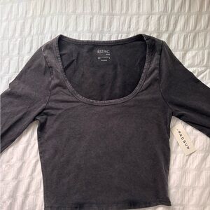 PacSun Gray Fitted Crop Top with 3/4 Sleeves